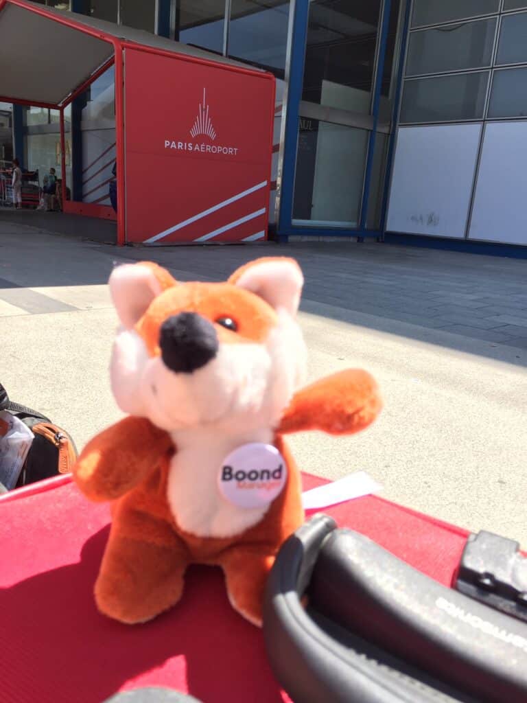 James Boond à l'aéroport de Paris Charles de Gaulle